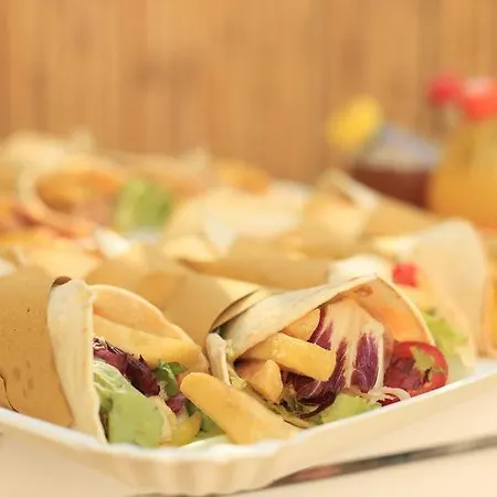 San Carlo 3* צ'סנטיקו