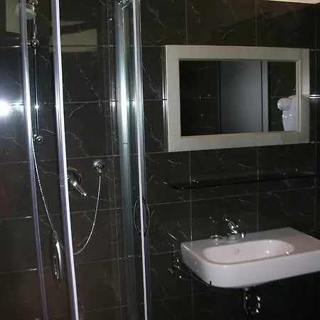 San Carlo 3* צ'סנטיקו