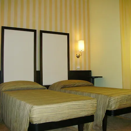 San Carlo 3* צ'סנטיקו