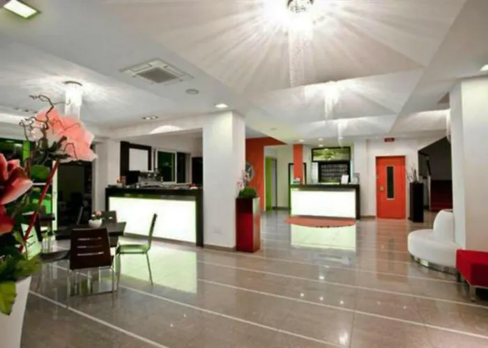 San Carlo 3* تْشيزيناتيكو